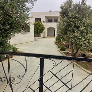 Villa بيت مفروش للايجار à Madaba Exterior photo