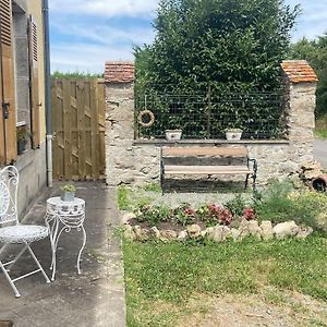 Villa Sfeervol Huis Op Het Platteland à Mailhac-sur-Benaize Exterior photo