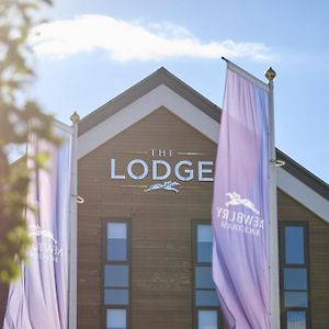 The Lodge Newbury  Exterior photo