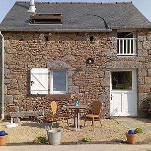 Bed and Breakfast Ker Adsav O'Naturel à Saint-Pierre-de-Plesguen Exterior photo