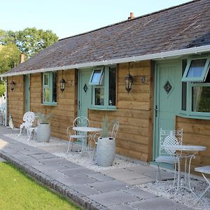 Bed and Breakfast The Willowford à Milton Keynes Exterior photo