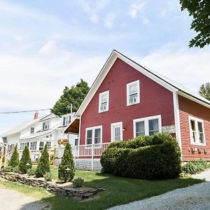 Hotel Craftsbury Farmhouse Exterior photo