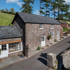 Villa 1 Bed In Bwlch Bn270 à Llansantffread Exterior photo