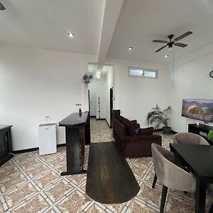 Appartement Apartamento En La Zona Viva Con Parqueo Exclusivo à San Pedro de la Laguna Exterior photo