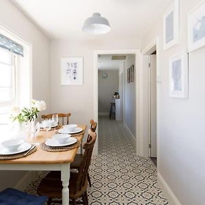 Stylish Apartment In Gastro Pub West Wittering Exterior photo