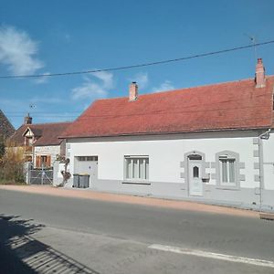 Bed and breakfast Cote Bouble Chantelle 03140 Exterior photo