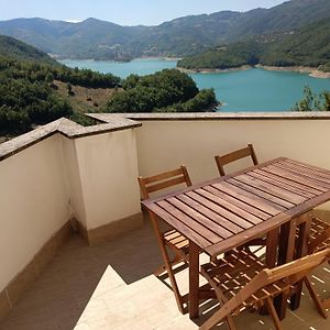 Appartement La Casa Sul Lago à Valle Verde Exterior photo