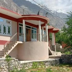 Hotel Guest Nest Hunza à Aliabad Exterior photo