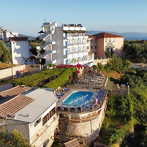 Itaka Hotel Lukova Exterior photo