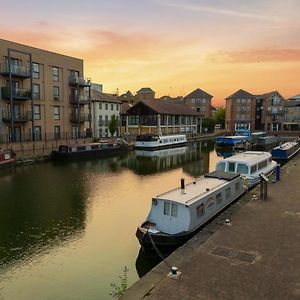 Hotel Unique Narrowboat In Town Centre Chelmsford Essex Exterior photo