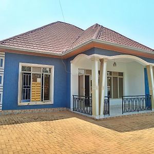 Bed and Breakfast The Best Bed & Breakfast à Kigali Exterior photo