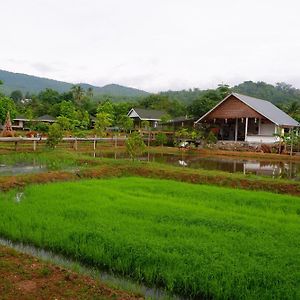 Hotel Nok Chan Mee Na à Chom Thong Exterior photo