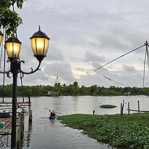 Villa Antonio'S River View à Kochi Exterior photo