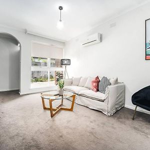 Ultra-Convenient 2 Bedroom Gem At Chadstone Carnegie Exterior photo