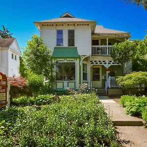 Niagara Inn Bed And Breakfast Exterior photo