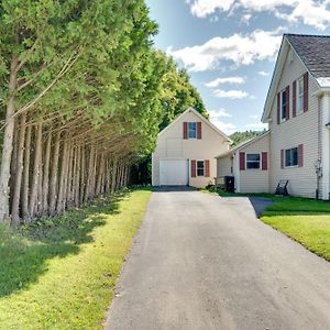 Villa Cozy New Hampshire Retreat With Fire Pit And Porch! à Colebrook Exterior photo