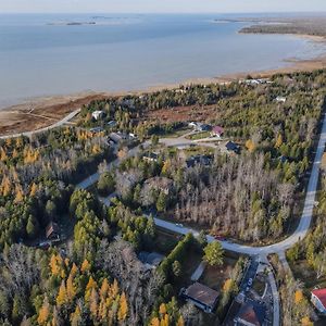 Improved Serene Cottage Near Kite-Surfing Beach Wiarton Exterior photo