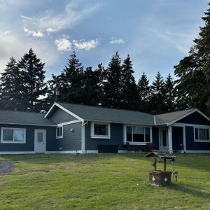 Villa Pond View At Claymore à Qualicum Beach Exterior photo