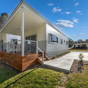 Hotel Painters Island Holiday Park à Wangaratta Exterior photo