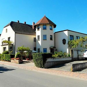 Hotel Via Eberle - Vinothek Und Gaestezimmer à Grünstadt Exterior photo