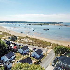 Villa Across From Mayo Beach Walk To Downtown à Wellfleet Exterior photo