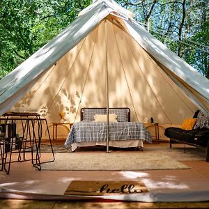 Hotel Nestled Farm Yurt - Lookout Mountain View à Chattanooga Exterior photo