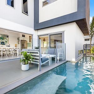 Villa Luxury Living With Heated Pool Birtinya à Kawana Waters Exterior photo