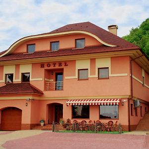 Hotel Magnat à Moukatcheve Exterior photo