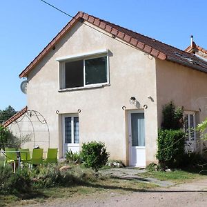 Villa Gite Familial Avec Terrasse A La Ferme, Proche Montlucon, Ideal Pour 4 Pers, Draps Et Serviettes Inclus - Fr-1-489-431 à Sauvagny Exterior photo