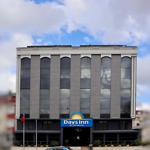 Days Inn By Wyndham Istanbul Arnavutkoy Exterior photo