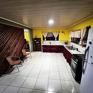 Appartement Coconut Casa 10 Min From La Fortuna With Ac - Fast Wi-Fi - Private Parking In A Friendly Neighborhood Exterior photo