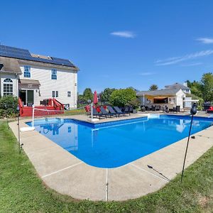 Villa Spacious Retreat In Frenchtown With Deck And Fire Pit à Stockton Exterior photo