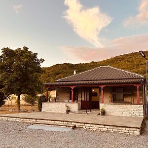 Λαμπρινής Guest House Asprangeloi Exterior photo