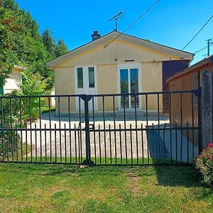 Villa Gite Atypique Pour Une Famille Ou Sejour Professionnel à Saint-Germain-le-Guillaume Exterior photo