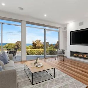 Villa Luxury Beach House With Bay Views, Rooftop & Lift à Mordialloc Exterior photo