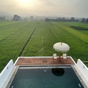 The Sun & The Hills, Luxury Villa In Yogyakarta Exterior photo