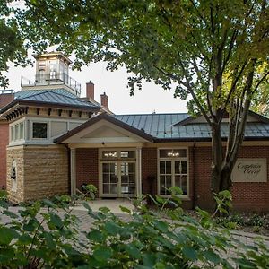 Villa Merry Mansion à East Dubuque Exterior photo