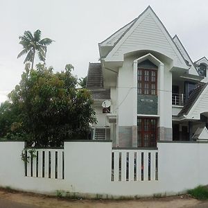 Sanvilla Kochi Exterior photo