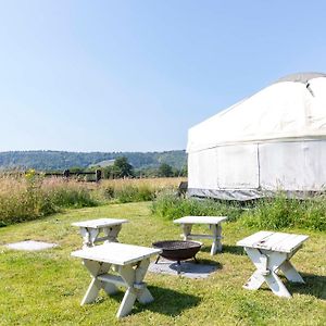 Hotel Beautiful Yurt With Stunning South Downs Views à Graffham Exterior photo