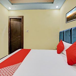 Hotel O Crown City Guest House New Delhi Exterior photo