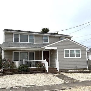 Appartement Nicely Renovated First Floor Duplex On The Ocean Side In Brant Beach, Exterior photo