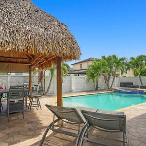 Villa 5-Bd 5-Ba Tropical Oasis - Pool Patio Tiki Hut à Hialeah Exterior photo