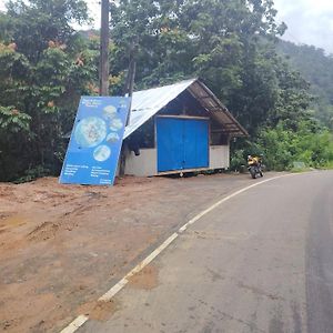 Hotel Windy Gest House à Kitulgala Exterior photo