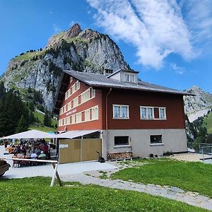 Hotel Berggasthaus Holzegg - Accessible Only By Cable Car à Alpthal Exterior photo