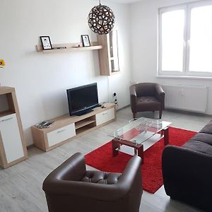 Appartement Spacious Flat In Wider Centre Of Nitra Exterior photo