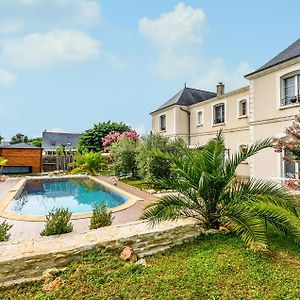 Stunning Home In Saint-Cyr-Sur-Loire With Outdoor Swimming Pool Exterior photo