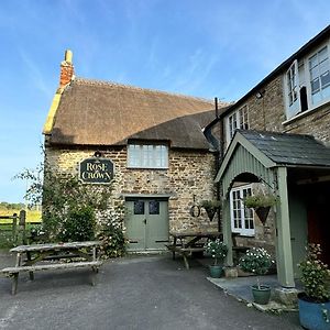 Bed and breakfast The Rose & Crown In Trent Exterior photo