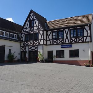 Hotel Gaestehaus Strieth à Oestrich-Winkel Exterior photo