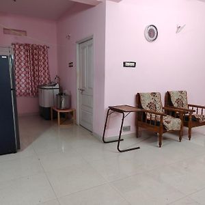 Appartement Welcome To Our Charming House à Visakhapatnam Exterior photo