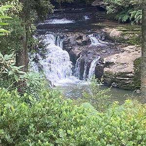 Hotel Matakana Waterfall Hideaway à Warkworth Exterior photo